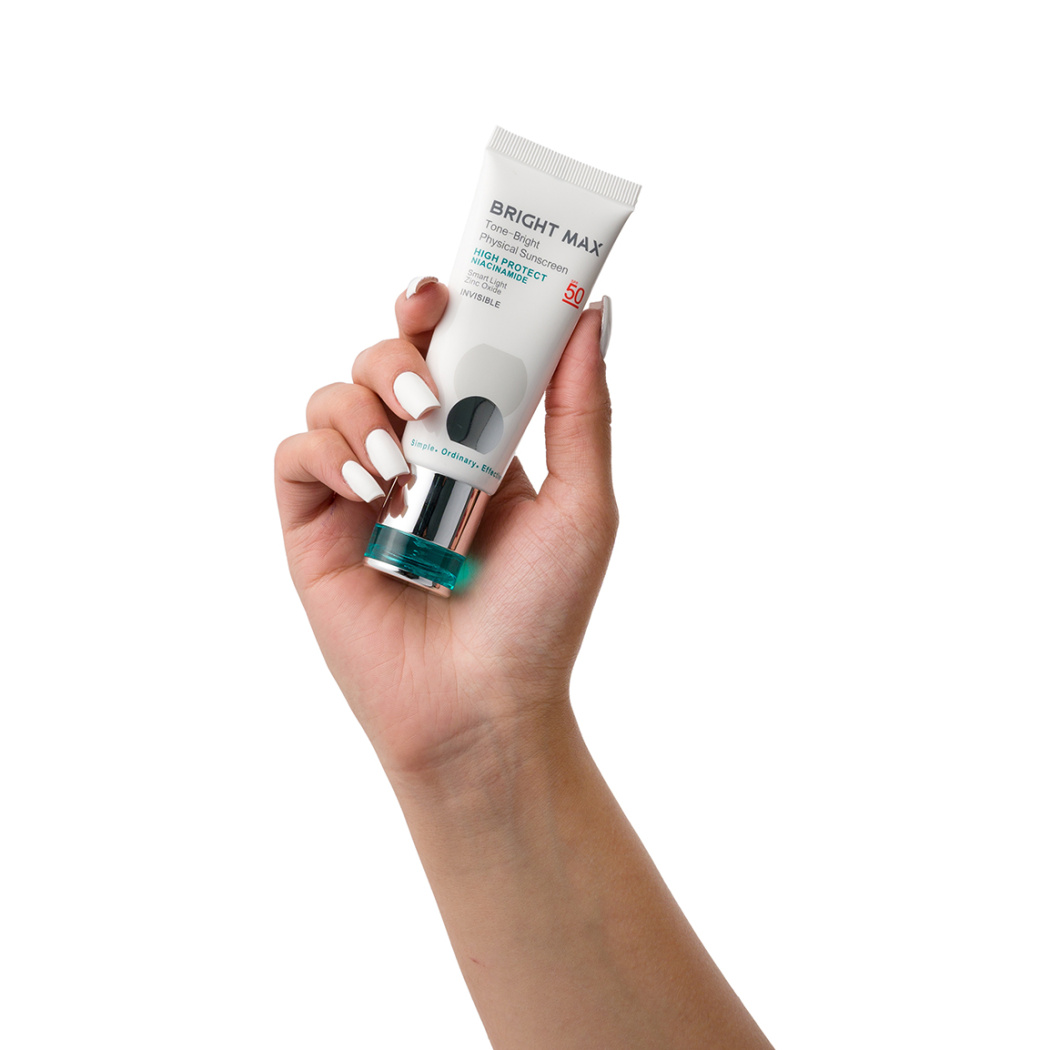 ضد آفتاب فیزیکال بی رنگ مدل Tone Bright با SPF 50 حجم 40 میلی لیتر ضد آفتاب فیزیکال بی رنگ مدل Tone Bright با SPF 50 حجم 40 میلی لیتر