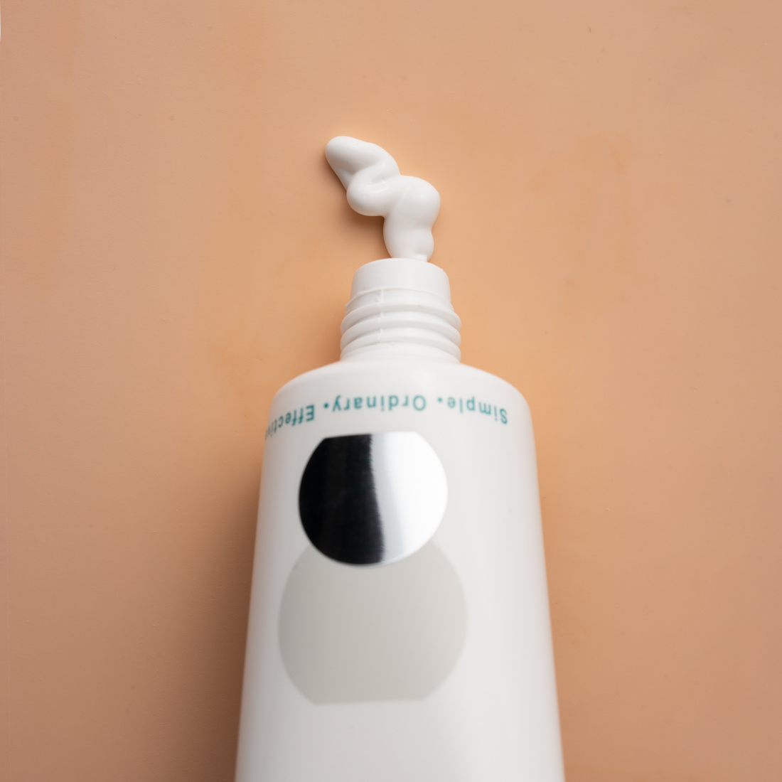 ضد آفتاب فیزیکال بی رنگ مدل Tone Bright با SPF 50 حجم 40 میلی لیتر ضد آفتاب فیزیکال بی رنگ مدل Tone Bright با SPF 50 حجم 40 میلی لیتر